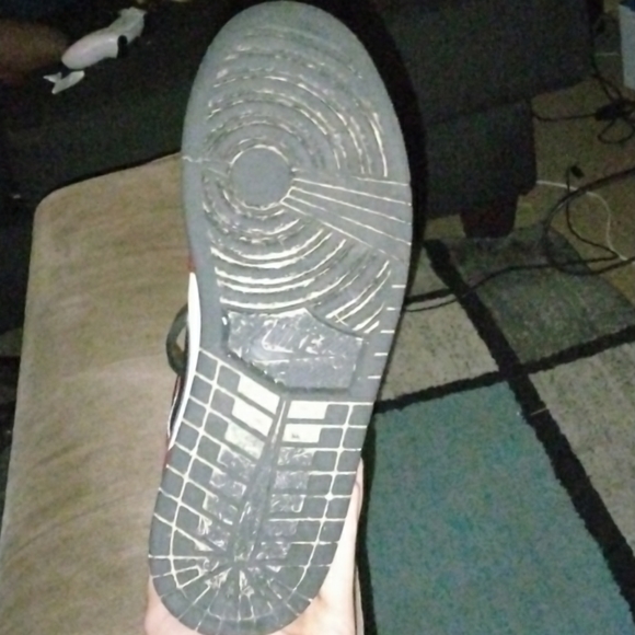 Jordan 1s mid Chicago toe - Picture 2 of 3